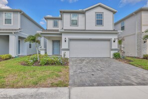 House, 6 Bedrooms | Exterior - 3931la-windsor Island Resort 6 Bedroom Home (Davenport)