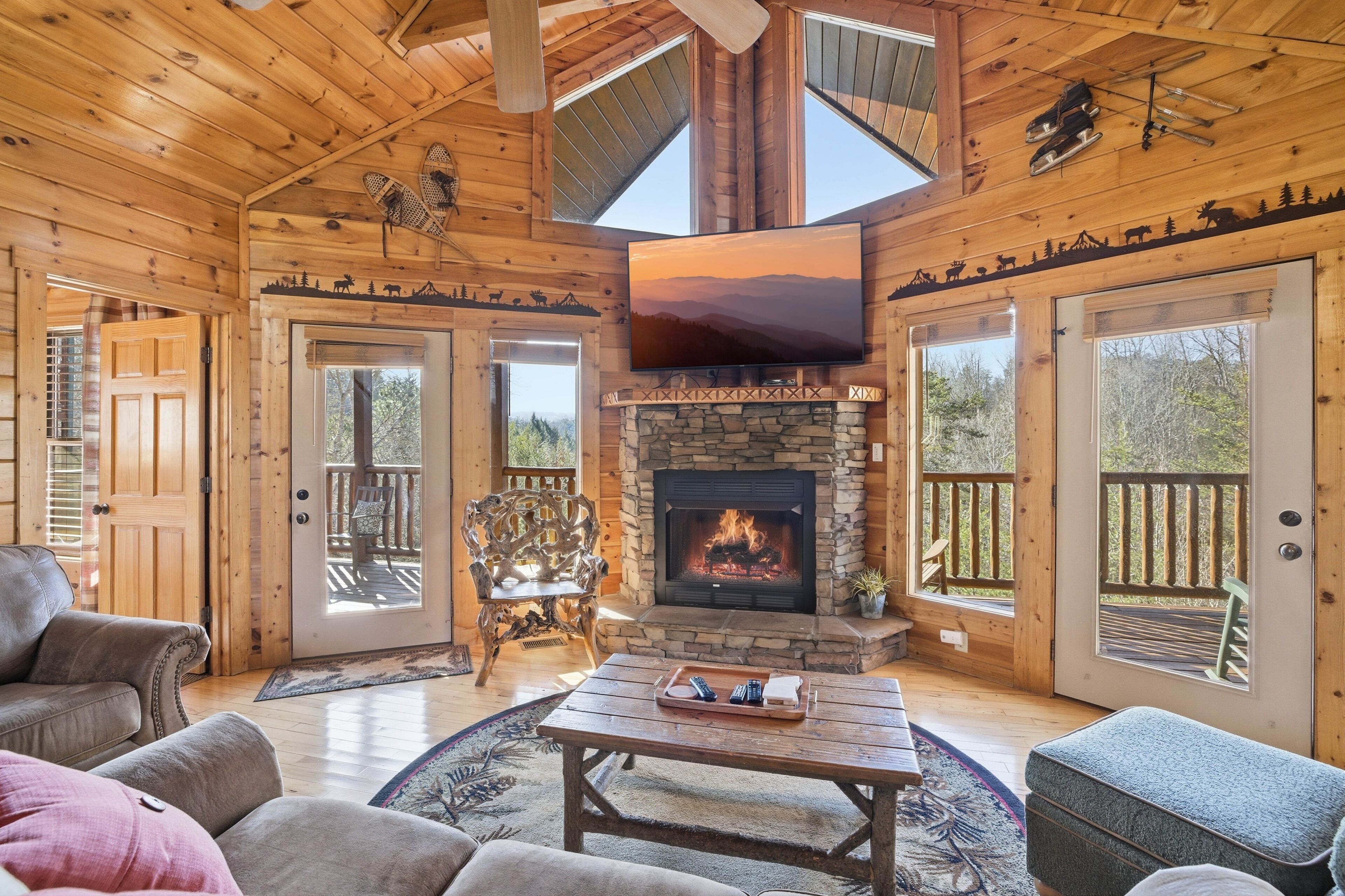 House, 4 Bedrooms | Living area | Smart TV