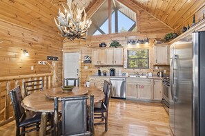 Rumah, 4 kamar tidur | Dapur pribadi | Lemari es, oven, mesin pembuat kopi/teh, dan pemanggang roti