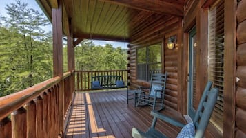 House, 4 Bedrooms | Property grounds