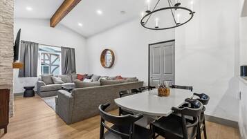 Villa, 2 Bedrooms | Interior