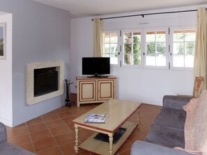 TV, fireplace, DVD player - Hameaux de la Calade (FEN171) by Interhome (Fayence)