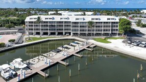 Exterior - Bayside Villa 4108: Renovated Luxury & Spacious Comfort in the Heart of Captiva (Captiva)
