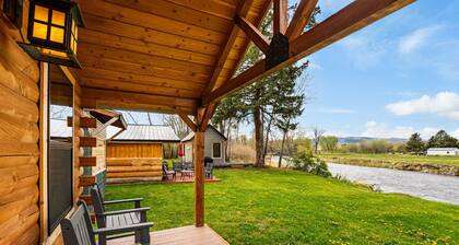 Gallatin River Homestead - Three wonderful rustic cabins