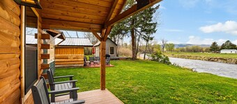 Gallatin River Homestead - Three wonderful rustic cabins