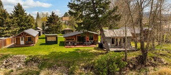 Gallatin River Homestead - Three wonderful rustic cabins