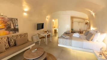 In-room safe, desk, free WiFi