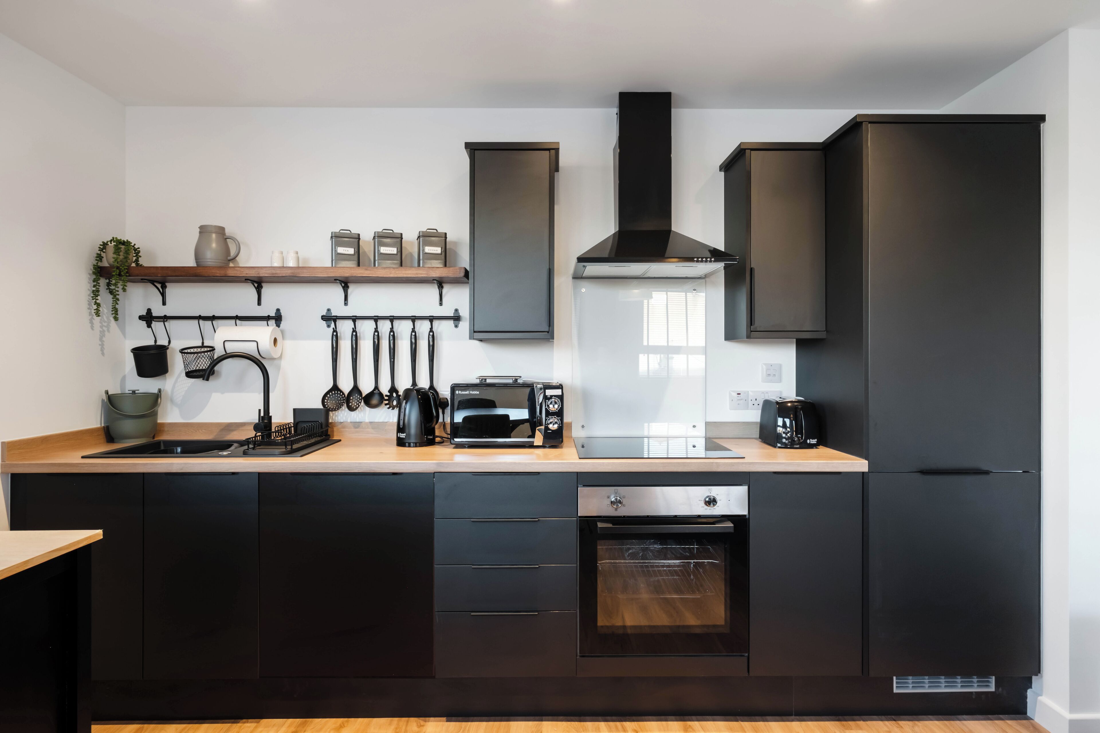 Deluxe Apartment, 2 Bedrooms, Non Smoking | Private kitchen | Toaster