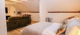 Red House Common View