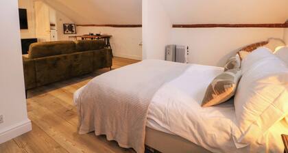 Red House Common View