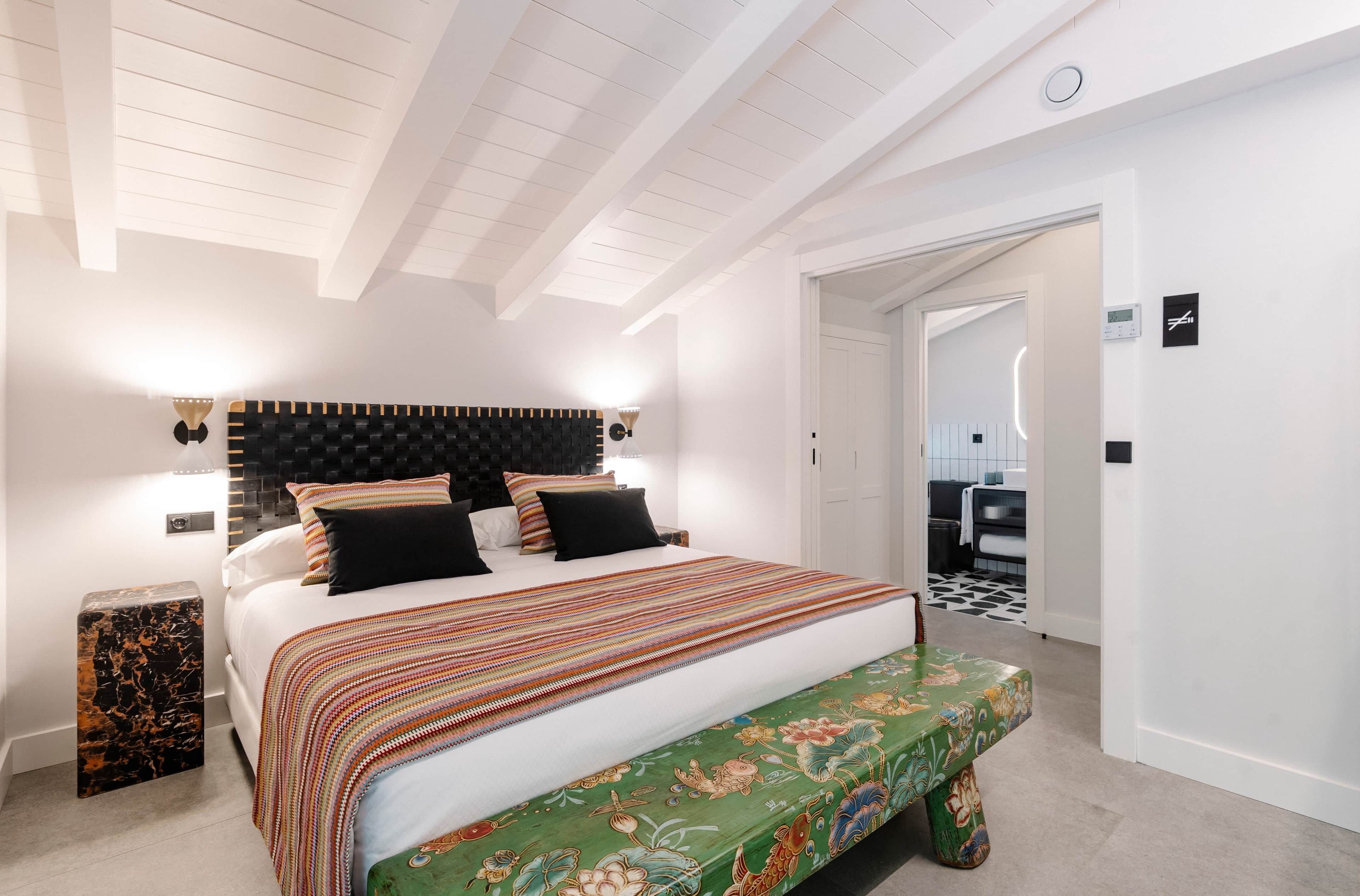 2 slaapkamers, een kluis op de kamer, een strijkplank/strijkijzer