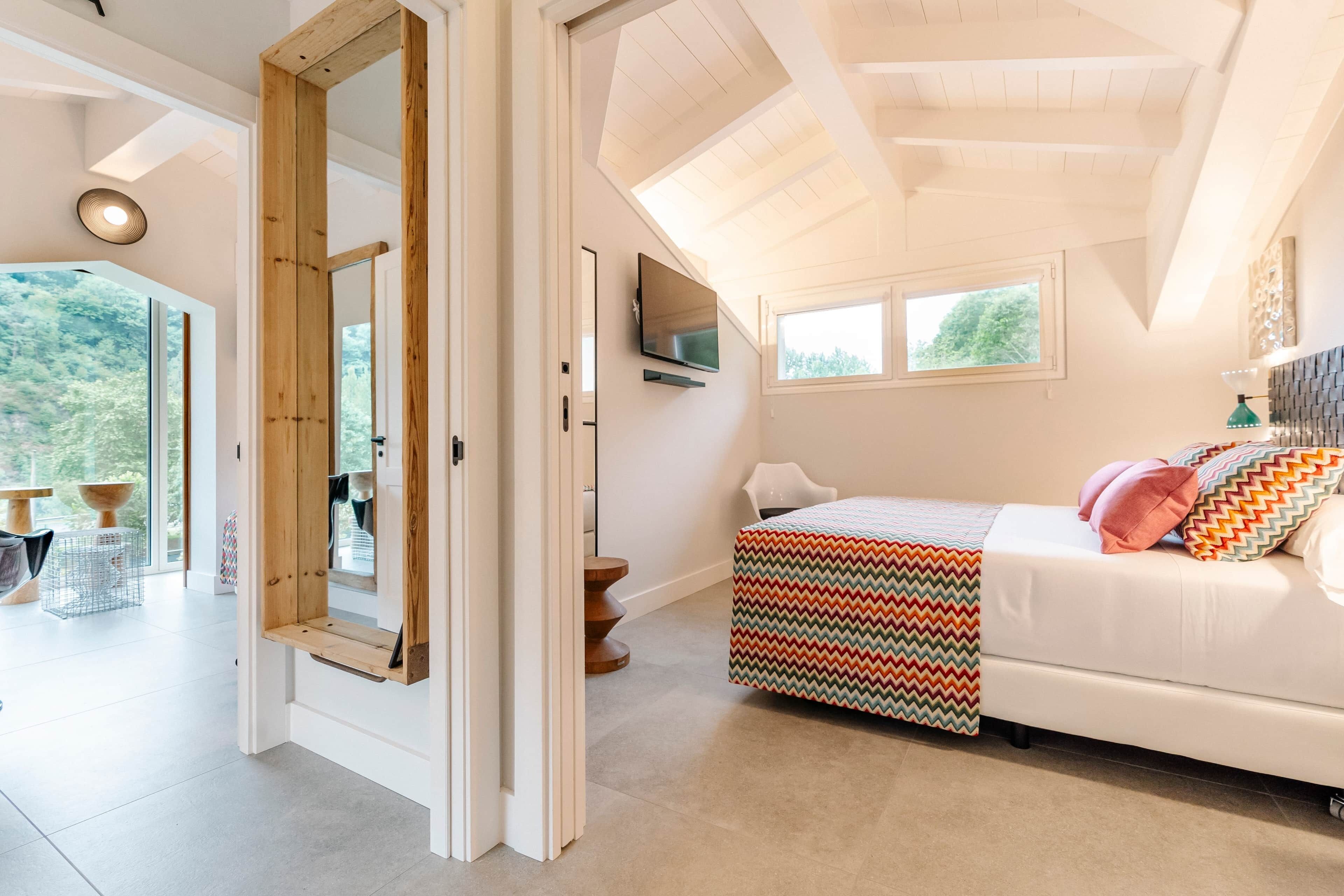 2 bedrooms, in-room safe, iron/ironing board, travel crib