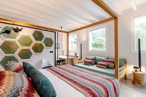 1 slaapkamer, een kluis op de kamer, een strijkplank/strijkijzer