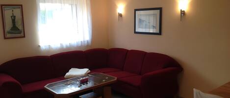 Télévision, table de tennis de table