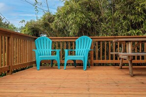 Terrace/patio - Enchanted Cottage- Wood Fireplace & Cozy Vibes- Peaceful & Private-Ocean View (Arch Cape)