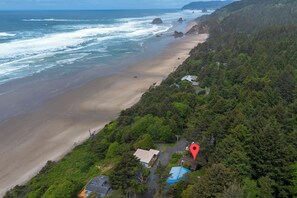 Beach nearby - Enchanted Cottage- Wood Fireplace & Cozy Vibes- Peaceful & Private-Ocean View (Arch Cape)