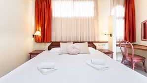 1 bedroom, iron/ironing board, free WiFi, bed sheets - Club Atlantis nice sea & pool view (Costa Adeje)