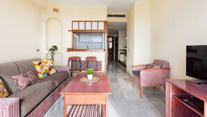 TV - Club Atlantis nice sea & pool view (Costa Adeje)