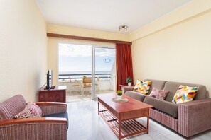TV - Club Atlantis nice sea & pool view (Costa Adeje)