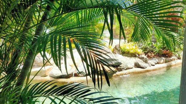Garden - 2 Bedroom Condo "w" Pool Entrance off Your Balcony (Cairns)