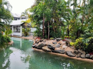Apartment, 2 Bedrooms, Balcony, Pool View | Taman