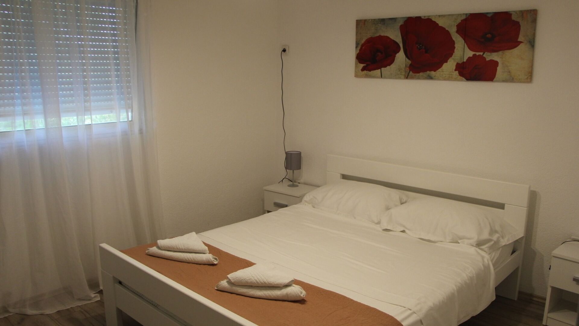Iron/ironing board, free WiFi, bed sheets