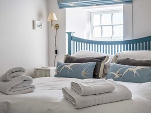 2 bedrooms, individually decorated, individually furnished, free WiFi - Bodior Garden Cottage Bach (Holyhead)