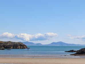 Beach nearby - Bodior Garden Cottage Bach (Holyhead)