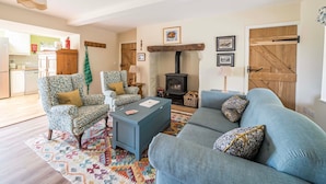 Unclassified image, 4 of 38, button - Bodior Garden Cottage Bach (Holyhead)