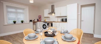 Vacant Nests | The Allendale | Central | 3BR