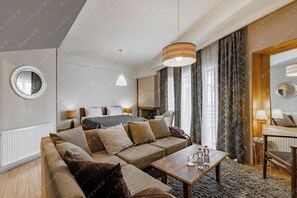 套房, 露台, 城  市景 | 房內夾萬、隔音、免費 Wi-Fi