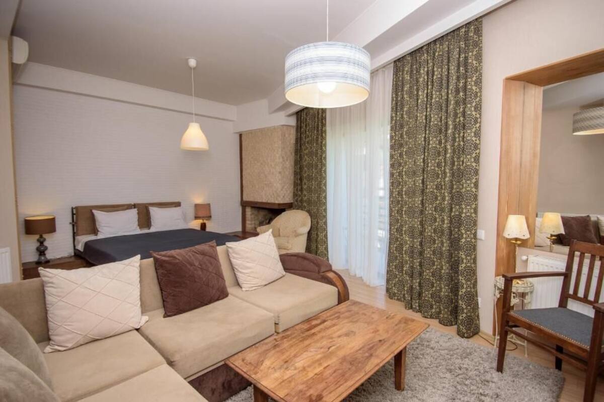 Deluxe Quadruple Room | In-room safe, soundproofing, free WiFi