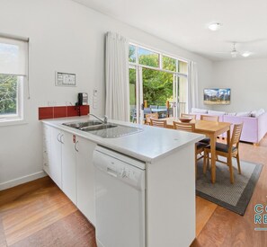 9d64f864d78feb7caa250b94da4b7b3da3b8865a - Island Resort Retreat | Pools, Spa & Gym Access (Cowes)