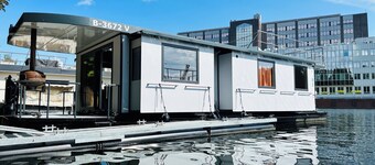 Luxury houseboat including sauna with up to 8 berths in Berlin