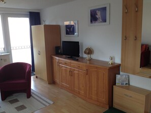 Interior - Apartment 'Gästehaus Am Fischerweg Seerose' with Shared Garden, Balcony and Wi-Fi (Lauterbach)