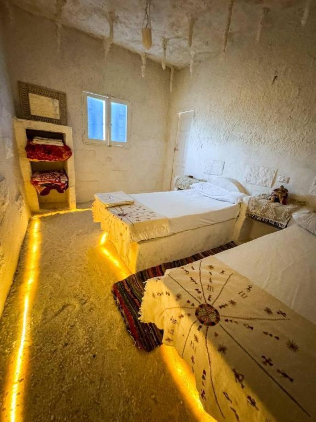 Internet, bed sheets