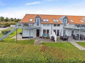 Outdoor dining - "Rafn" - 400m from the sea by Interhome (Allinge)