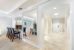 Dining - 2BR Resort/Ocean View Residence at The Ritz Carlton Resort (Seven Mile Beach)