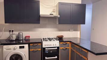 Room, 1 Bedroom, City View | Interior