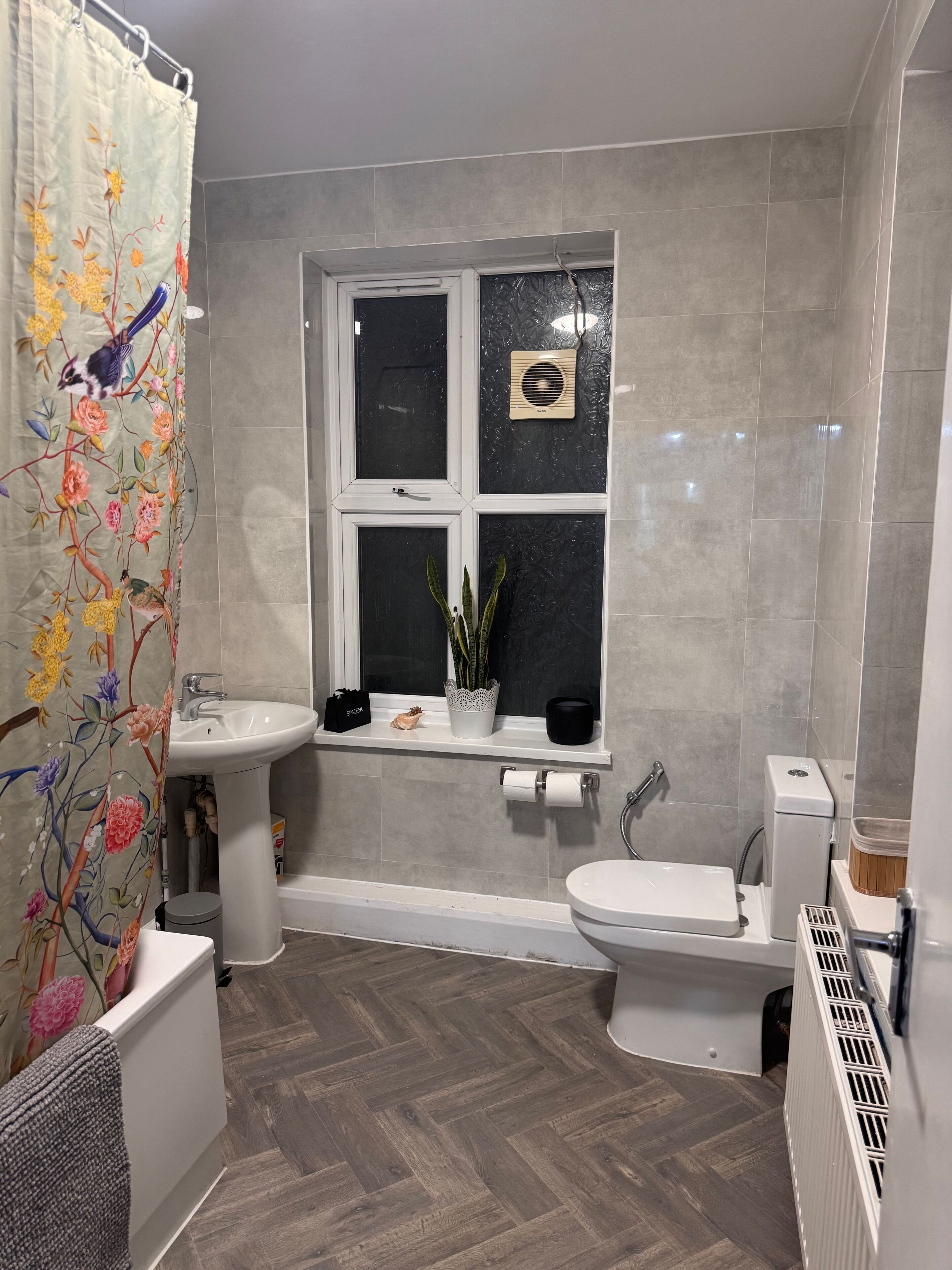 Room, 1 Bedroom, City View | Bathroom