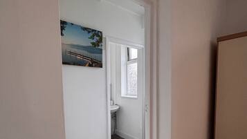 Room, 1 Bedroom, City View | Interior