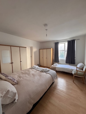 Room, 1 Bedroom, City View | 1 bedroom - Room-charming Guest Room in Morden With (Morden)