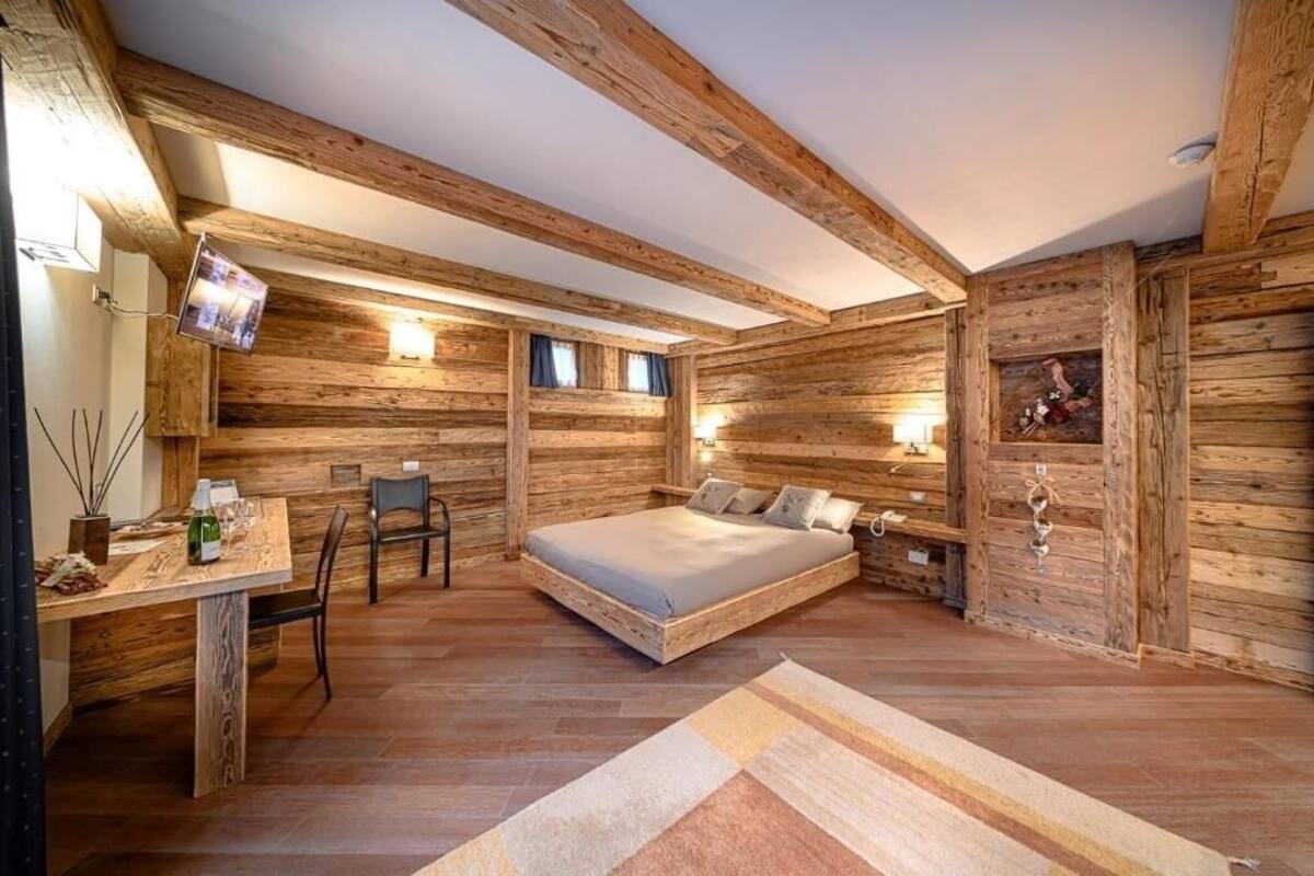 Luxury Quadruple Room, Mountain View | In-room safe, desk, blackout curtains, soundproofing