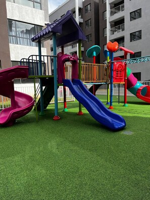 Children's area - Nairobi Airbnb - Fast Wifi, Swimming Pool, gym (Syokimau)