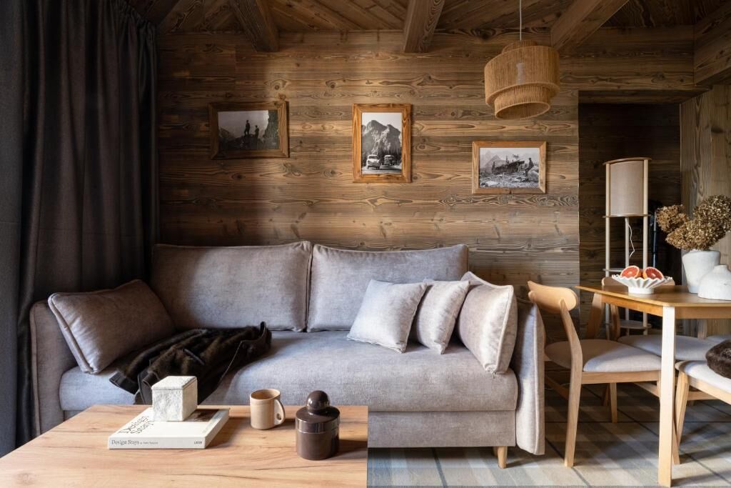 Deluxe Apartment, Balcony, City View | Living area