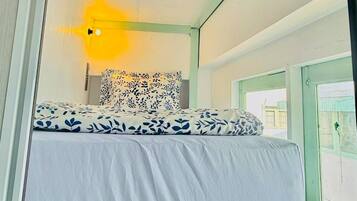 Shared Dormitory, 1 Bedroom, Smoking, Balcony