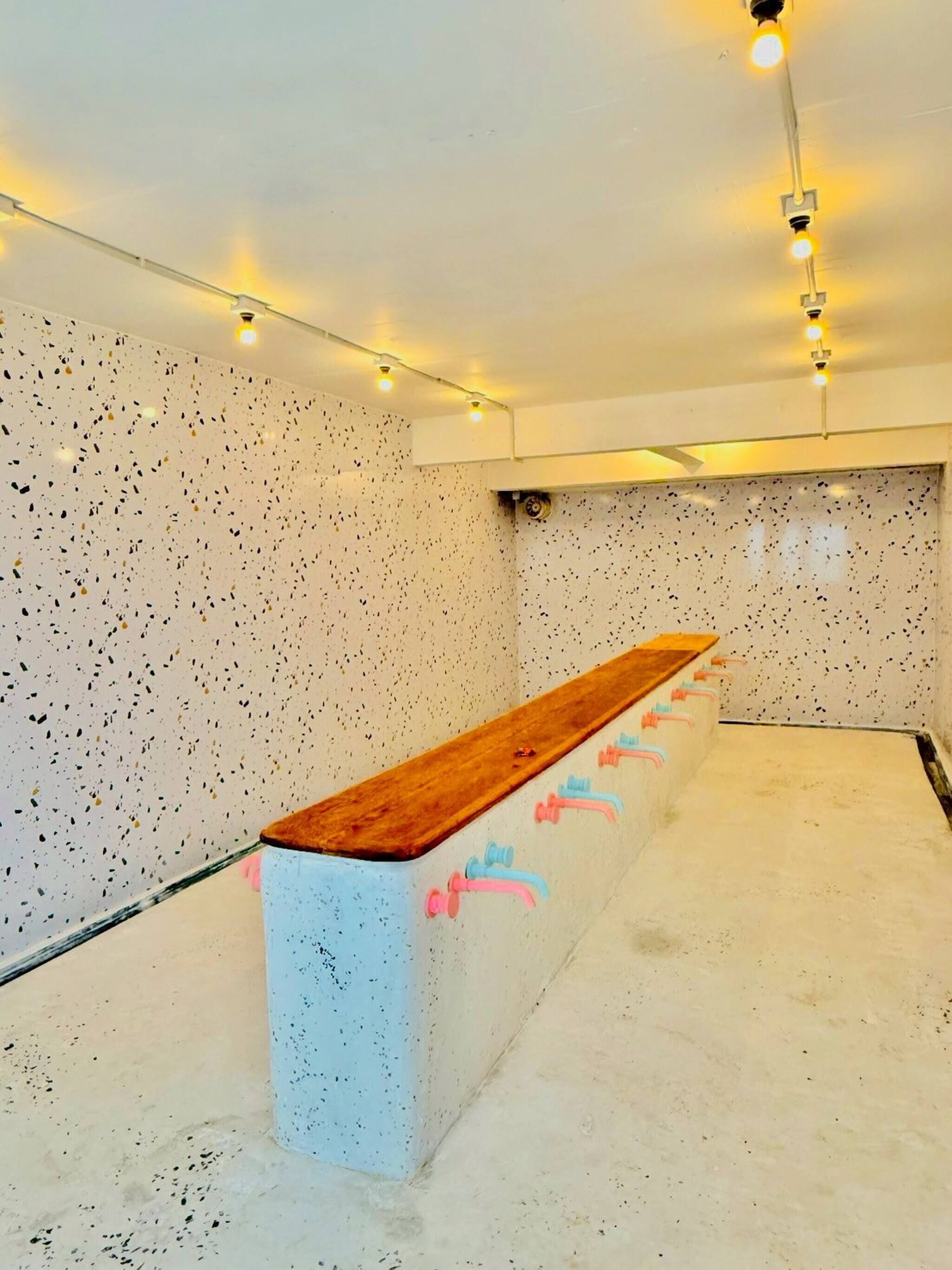 Shared Dormitory, 1 Bedroom, Smoking, Balcony | Spa