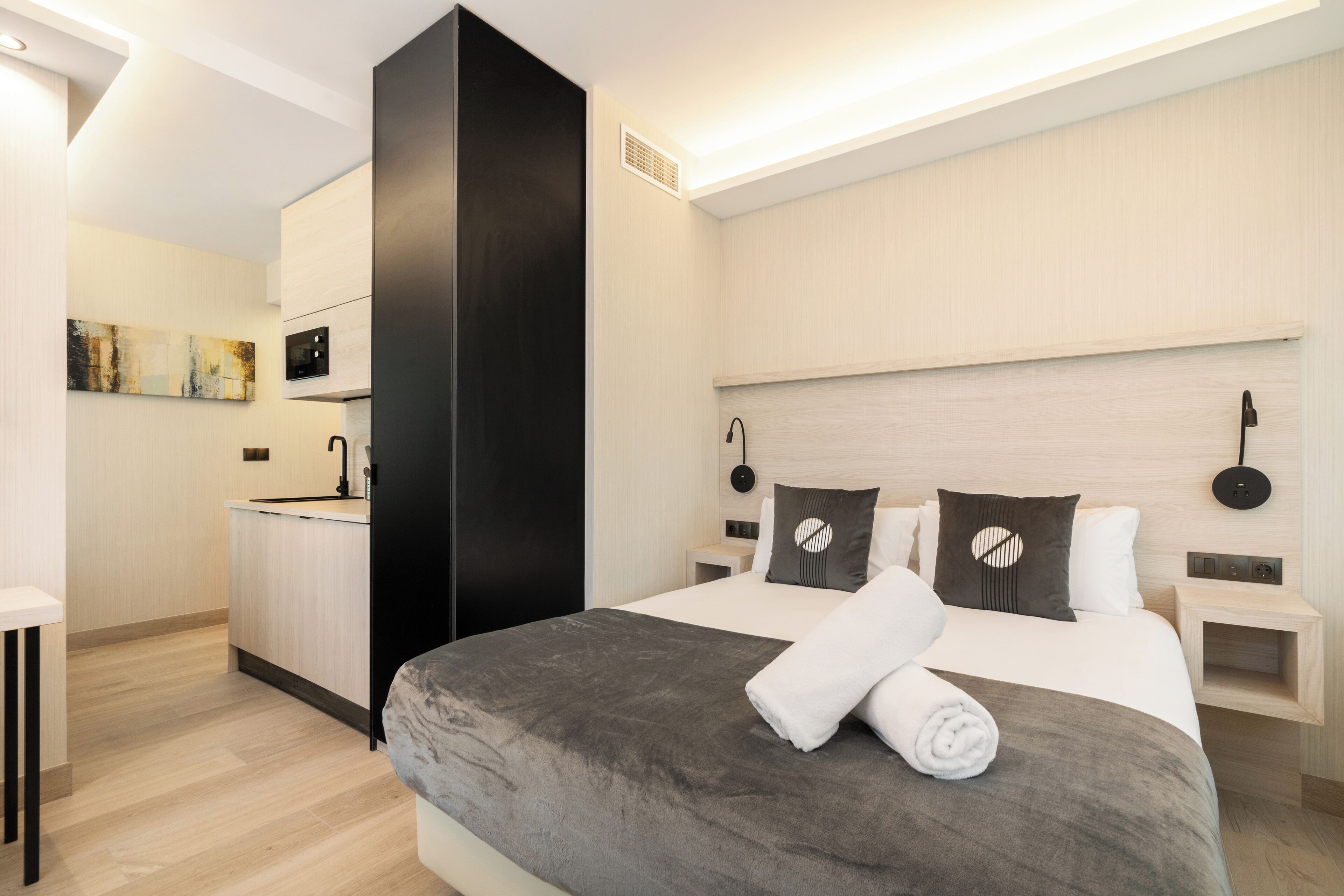 Standard Double Room, 1 Double Bed | Iron/ironing board, free WiFi