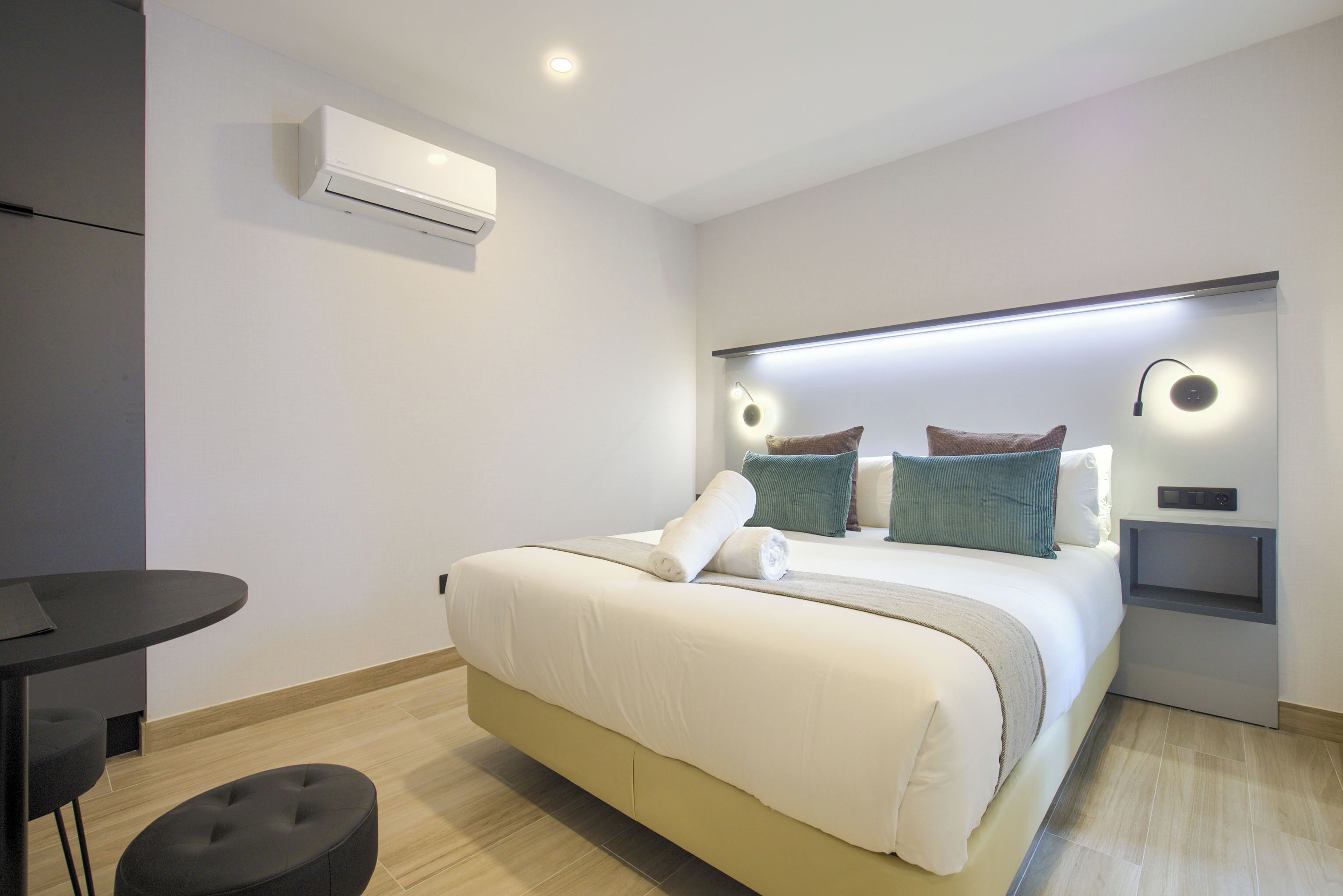 Bügeleisen/Bügelbrett, kostenloses WLAN