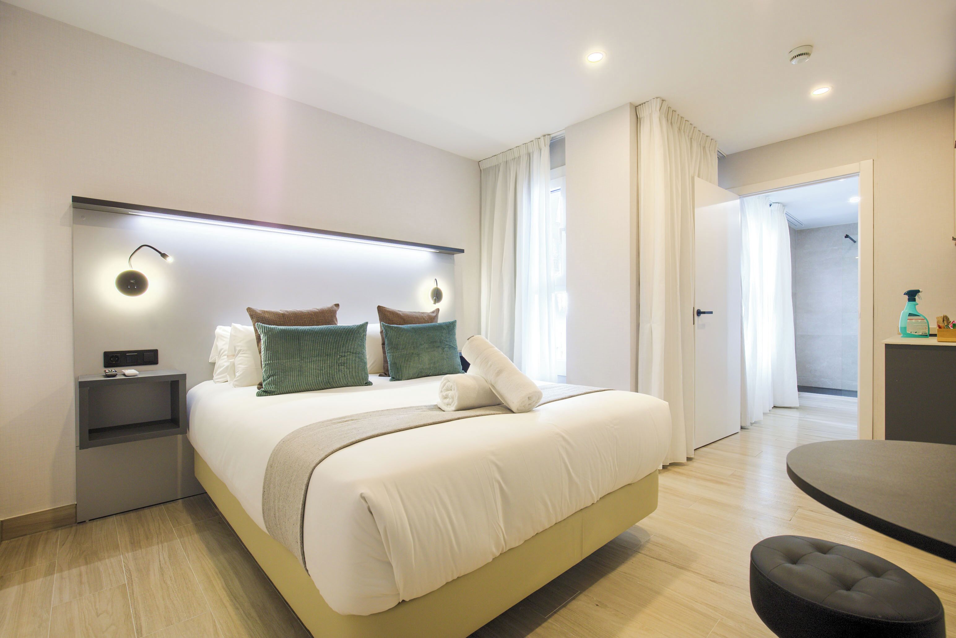 Double Room, Microwave | Iron/ironing board, free WiFi